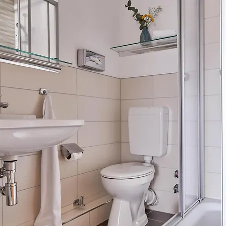 Binzer Hof 4*